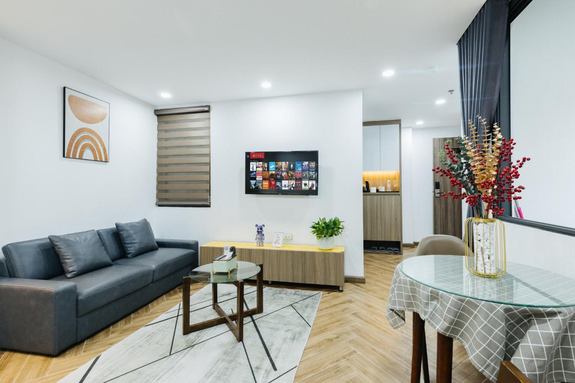 Westlake Emerald Suites, Hanoi